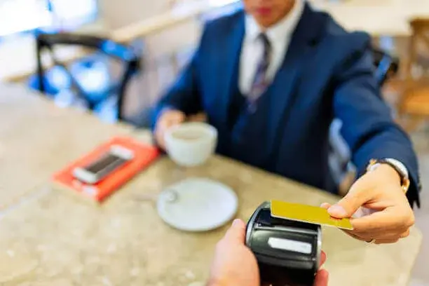 POS机跳码费率低但到账慢？真相来了