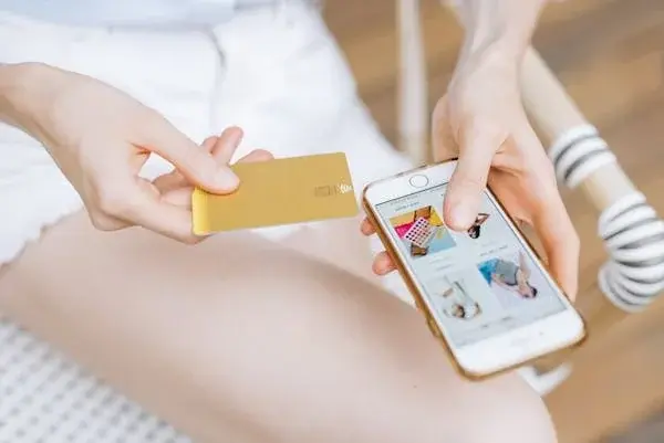 瑞银信POS机与乐刷POS机，哪个品牌更适合电商商户？