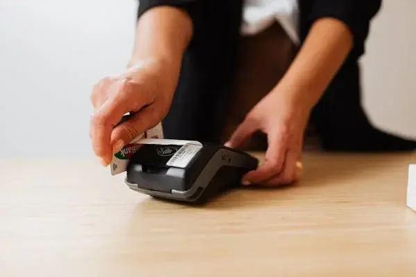 拉卡拉POS机办理流程，怎么申请才能拿到免费POS机？