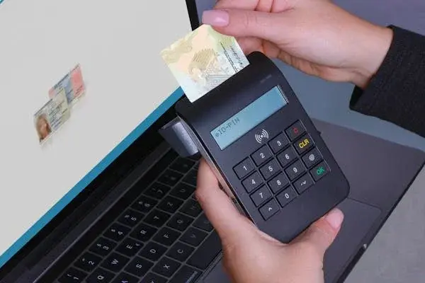 POS机可以同时连WiFi和SIM卡吗？