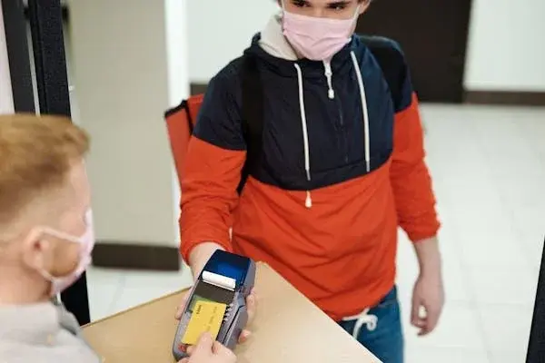 POS机刷信用卡费率多少？选哪种更省钱？